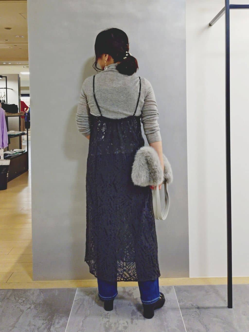 TOMOMIさんの「INDIVI｜【褒められデニム】スリムストレート デニムパンツ」を使ったコーディネート