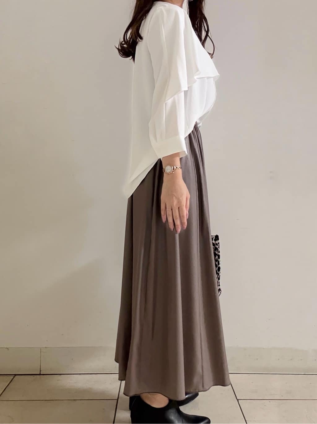kahoさんの「INDIVI｜レザー調ギャザースカート」を使ったコーディネート