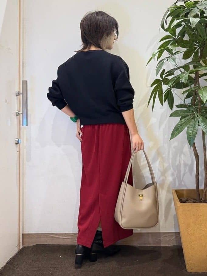 misakiさんの「SHOO･LA･RUE｜【洗濯後しわになりにくい】ポケット付き ナロースカート」を使ったコーディネート