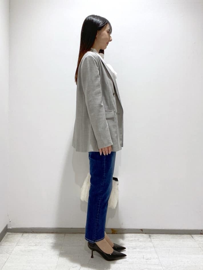 meiさんの「INDIVI｜ジオメプリントボウタイブラウス」を使ったコーディネート