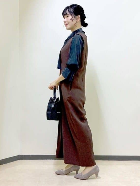  beni_gingerさんの「Reflect｜【キレイめスタイル／通勤におすすめ◎】ボウタイシャンブレーカラーブラウス」を使ったコーディネート