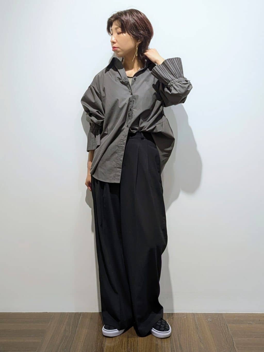 4410さんの「THE SHOP TK｜【きれいめもカジュアルもお任せ】2タックワイドパンツ【セットアップ可】」を使ったコーディネート