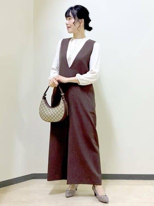  beni_gingerさんの「Reflect｜【キレイめスタイル／通勤におすすめ◎】ボウタイシャンブレーカラーブラウス」を使ったコーディネート
