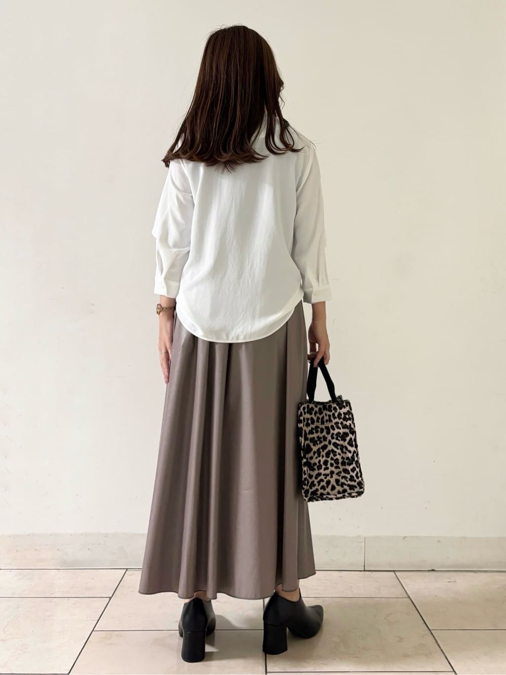 kahoさんの「INDIVI｜レザー調ギャザースカート」を使ったコーディネート