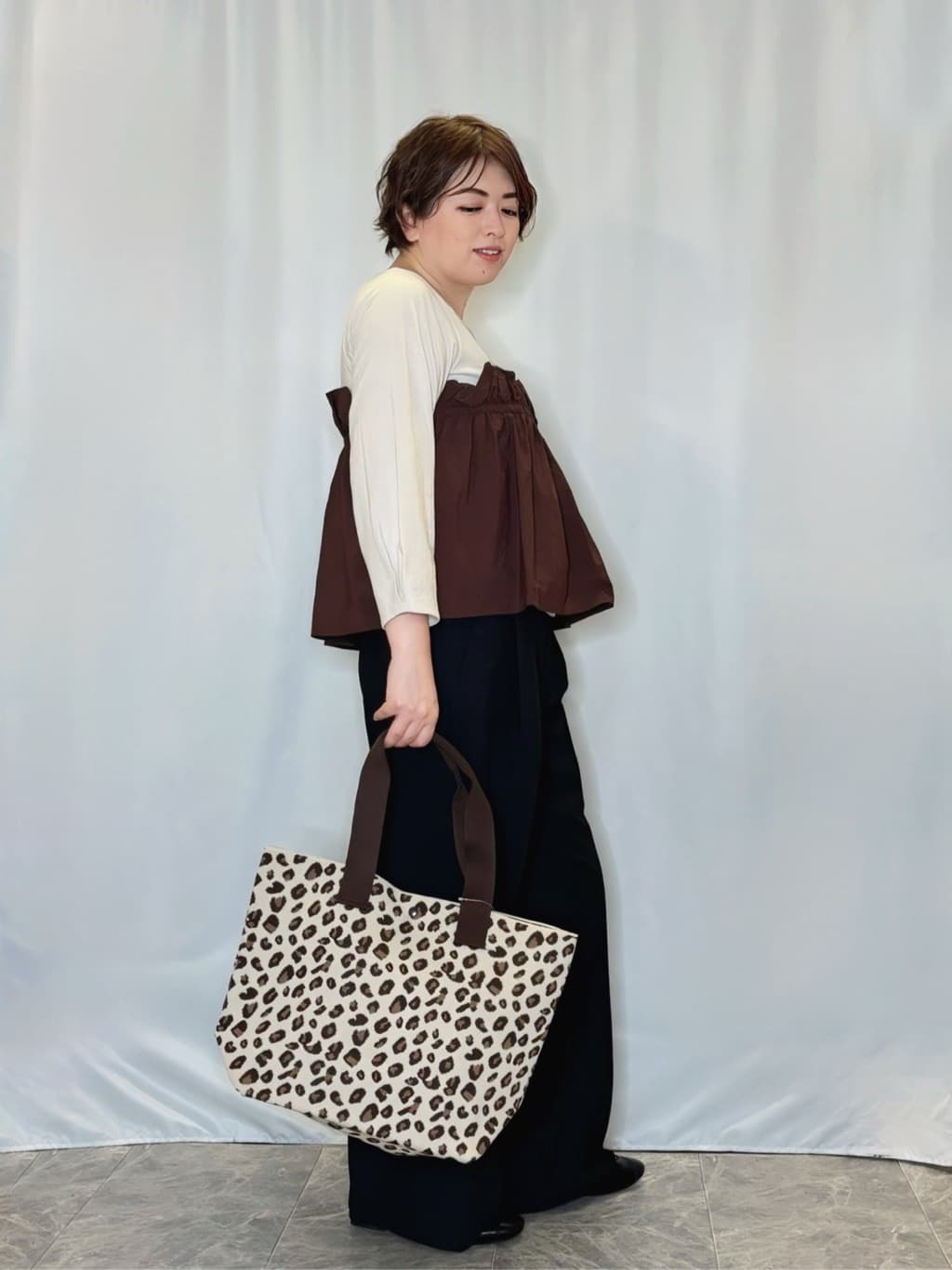 たみさんの「SHOO･LA･RUE｜【洗濯機可/S-LL】1枚で華やか フリルドッキングトップス」を使ったコーディネート