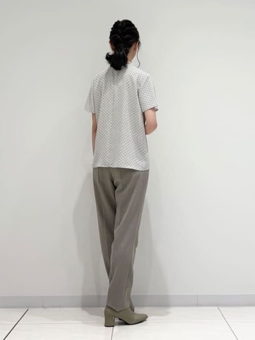 kayoさんの「INDIVI｜【UVケア】モノグラム ボウタイデザインブラウス」を使ったコーディネート
