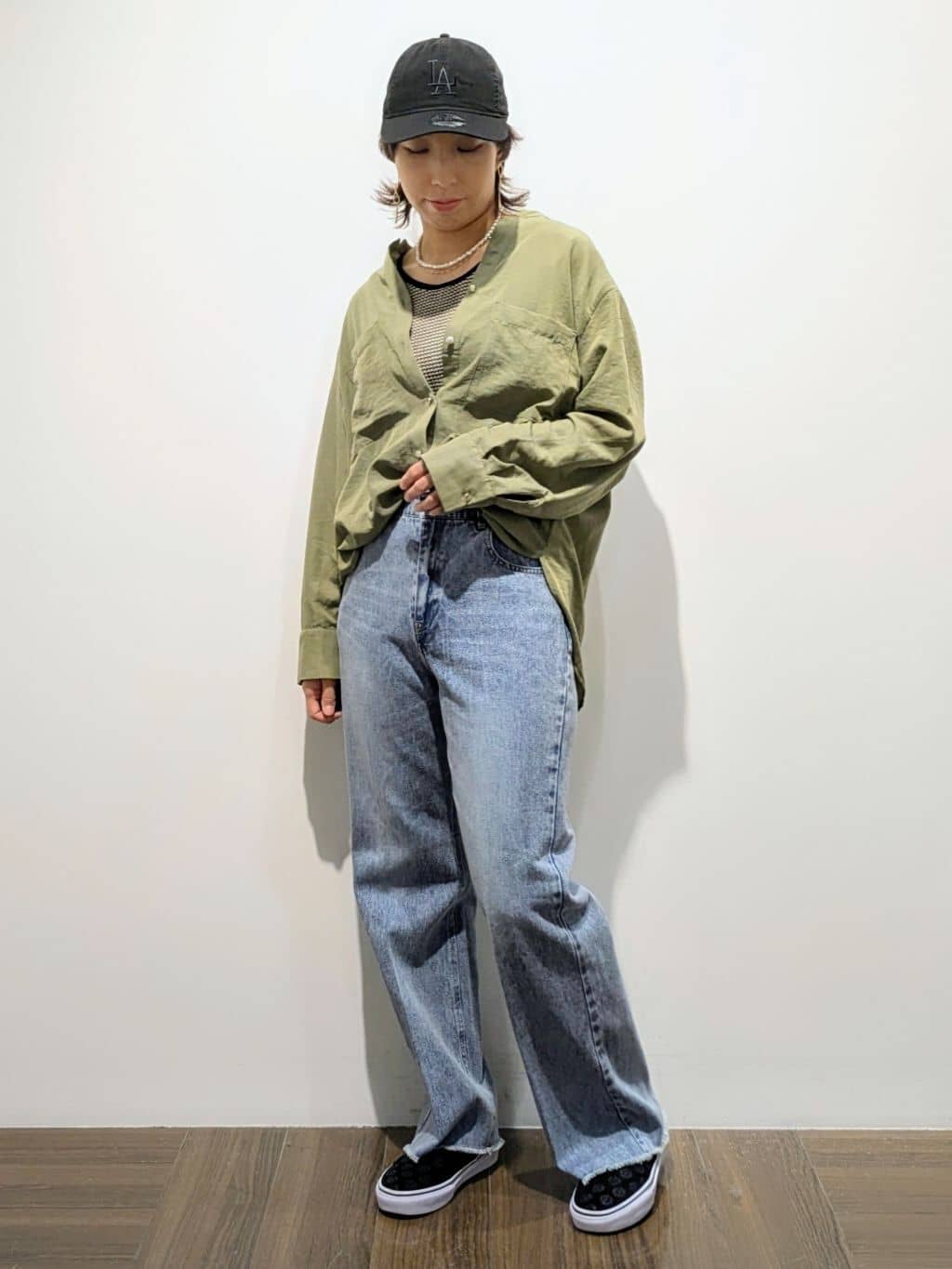 4410さんの「THE SHOP TK｜デニムフレアパンツ【洗濯機可】」を使ったコーディネート