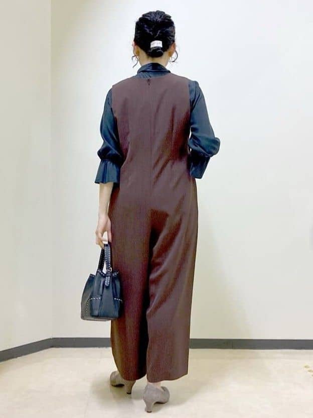  beni_gingerさんの「Reflect｜【キレイめスタイル／通勤におすすめ◎】ボウタイシャンブレーカラーブラウス」を使ったコーディネート