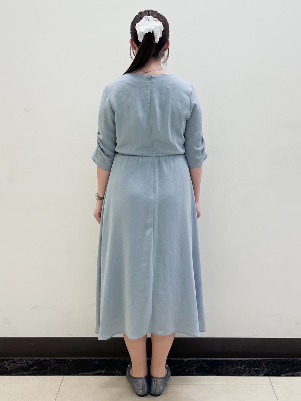 mikikoさんの「Reflect｜【WEB先行カラーあり／手洗い可／アンサンブル可】バイカラーカーディガン」を使ったコーディネート