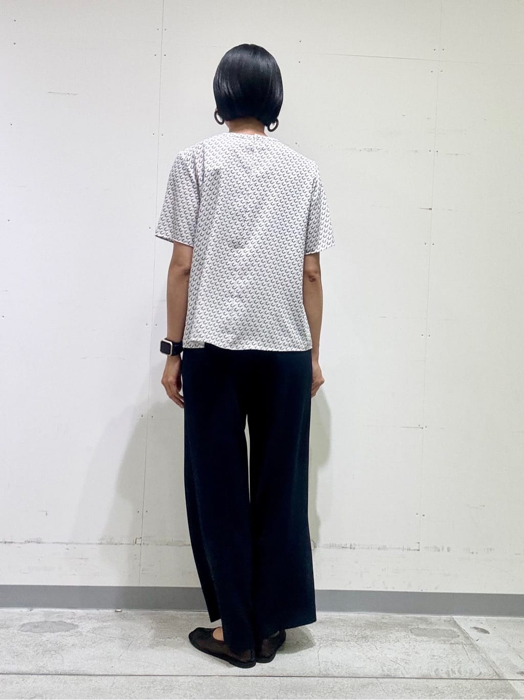 naoさんの「INDIVI｜【洗える／UVケア】幾何学柄＆無地ボウタイブラウス」を使ったコーディネート