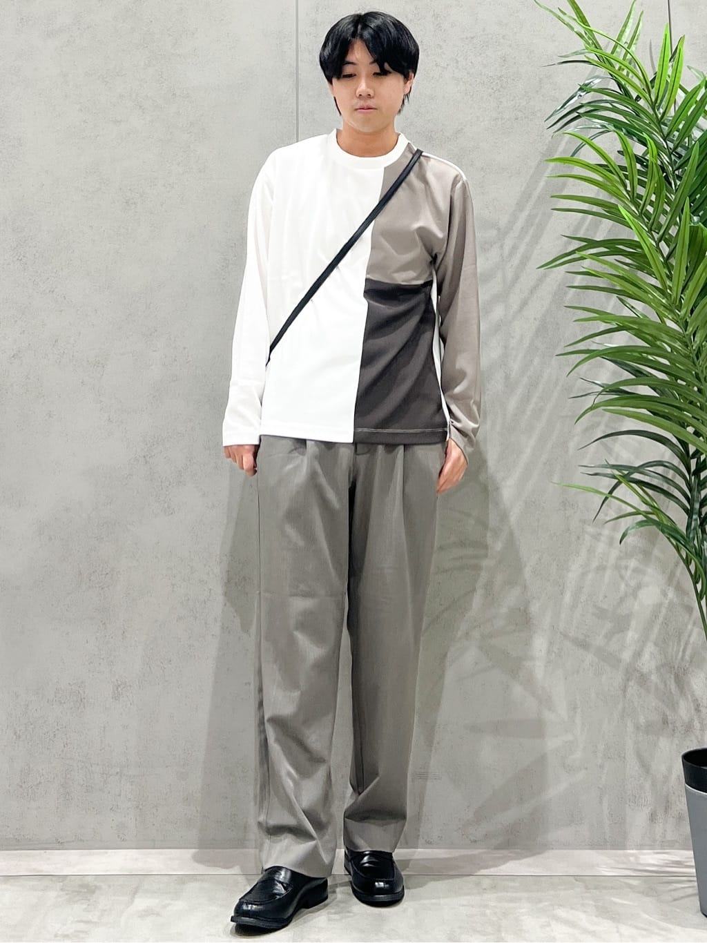 SHI-MAさんの「THE SHOP TK｜【一枚で着映える】パネルブロッキング長袖Tシャツ 【洗濯機OK】」を使ったコーディネート