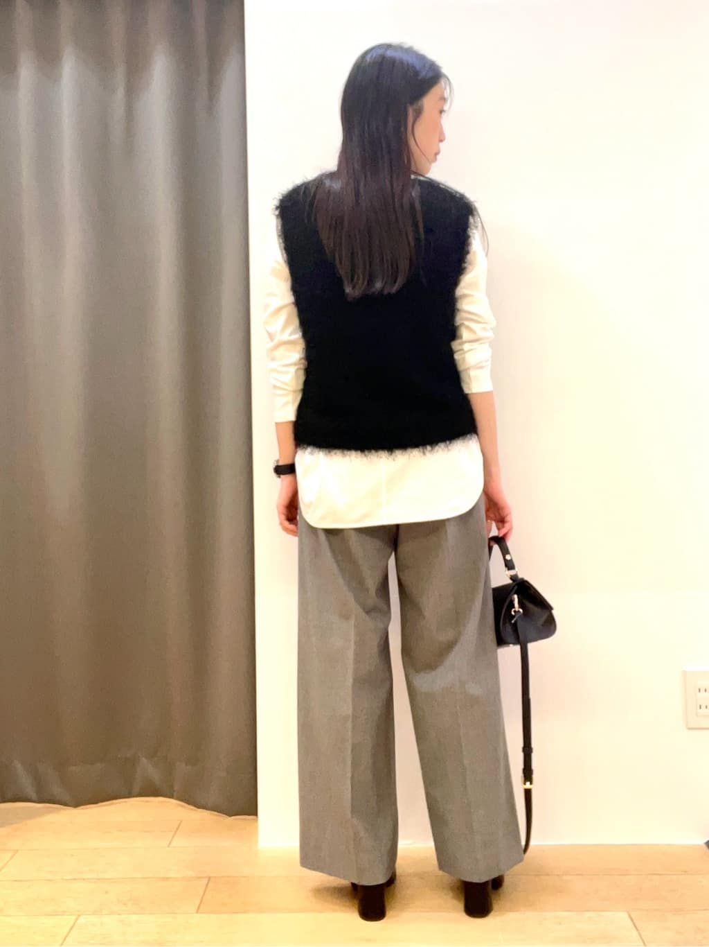 yukoさんの「INDIVI｜フェザーモールニットベスト」を使ったコーディネート