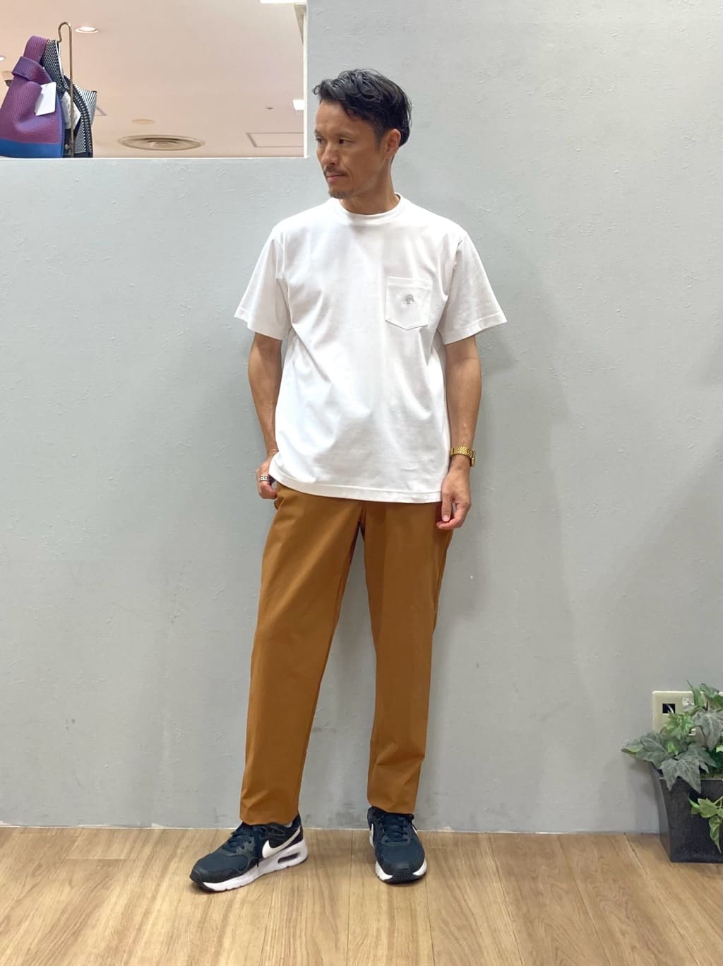 シュンさんの「TAKEO KIKUCHI｜【抗菌防臭/シーズンレス】シアサッカーギンガムチェック ストレッチシャツ」を使ったコーディネート