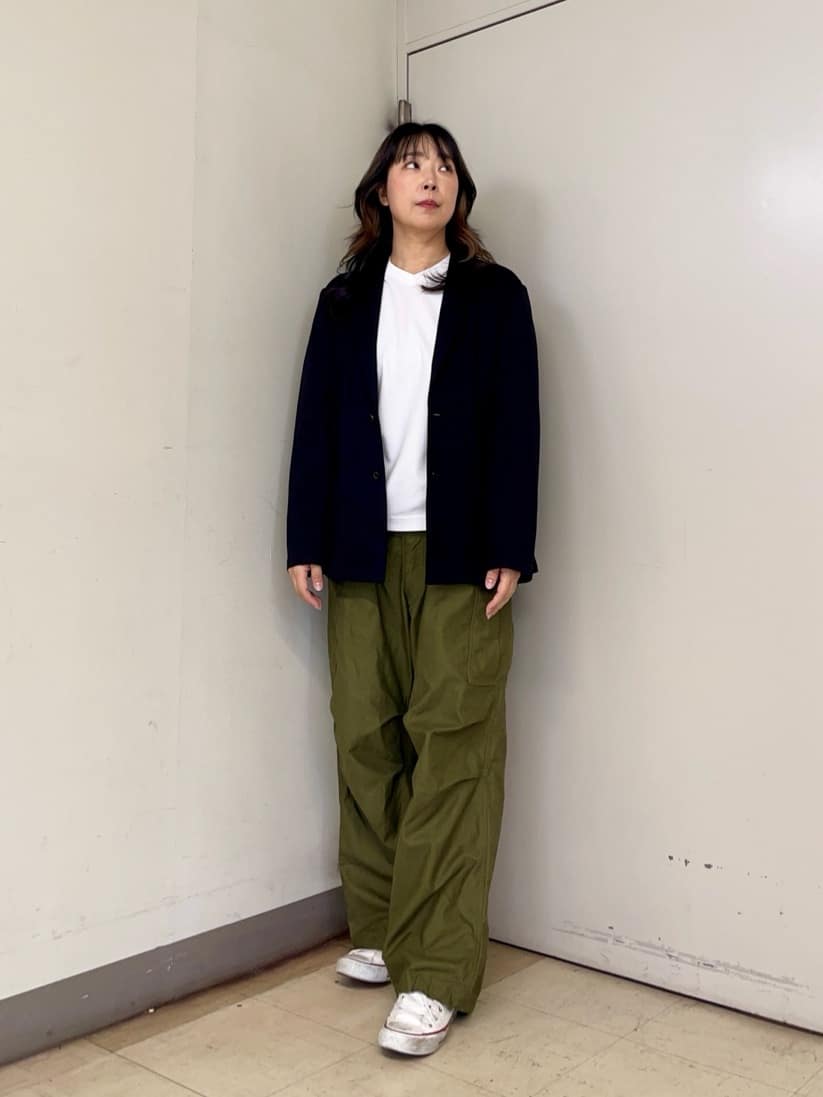 iwさんの「TAKEO KIKUCHI｜【JUST ONE LAYER】ダウンファブリック テーラード ジャケット」を使ったコーディネート