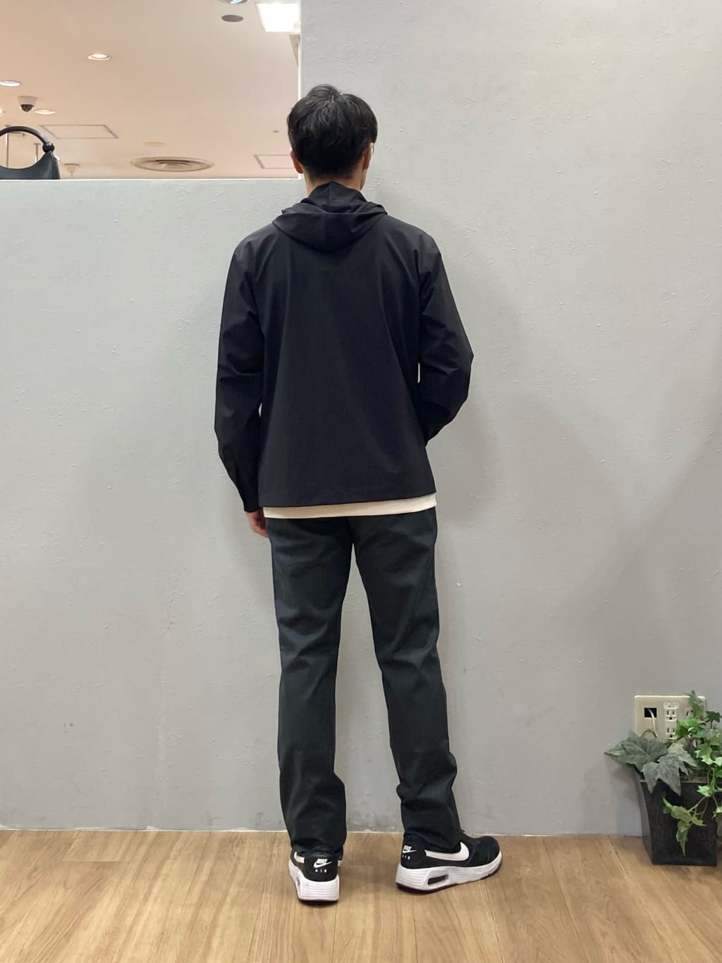 シュンさんの「TAKEO KIKUCHI｜【3D ナイロン ストレッチ】ジップアップ フードブルゾン」を使ったコーディネート