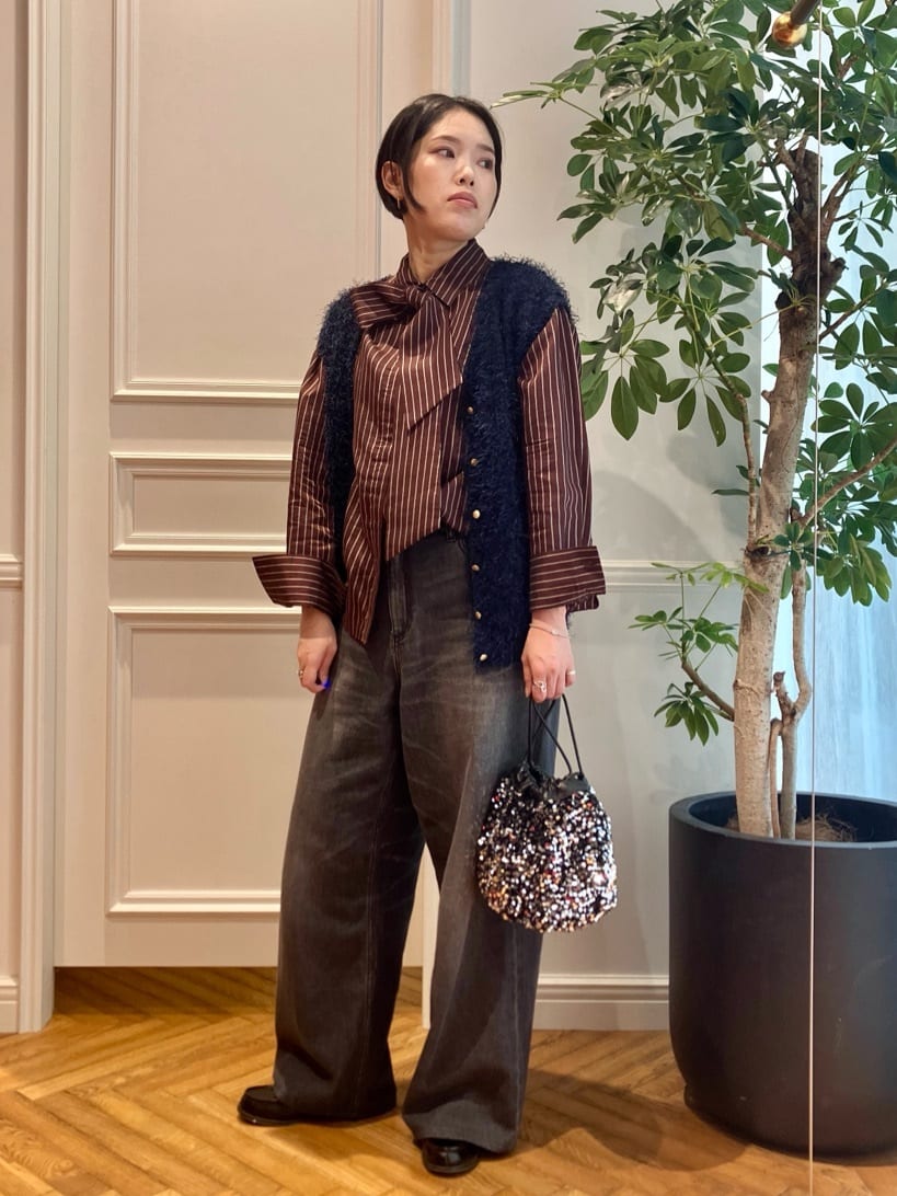 konominさんの「DRESSTERIOR｜ヴィンテージ加工ワイドデニムパンツ」を使ったコーディネート