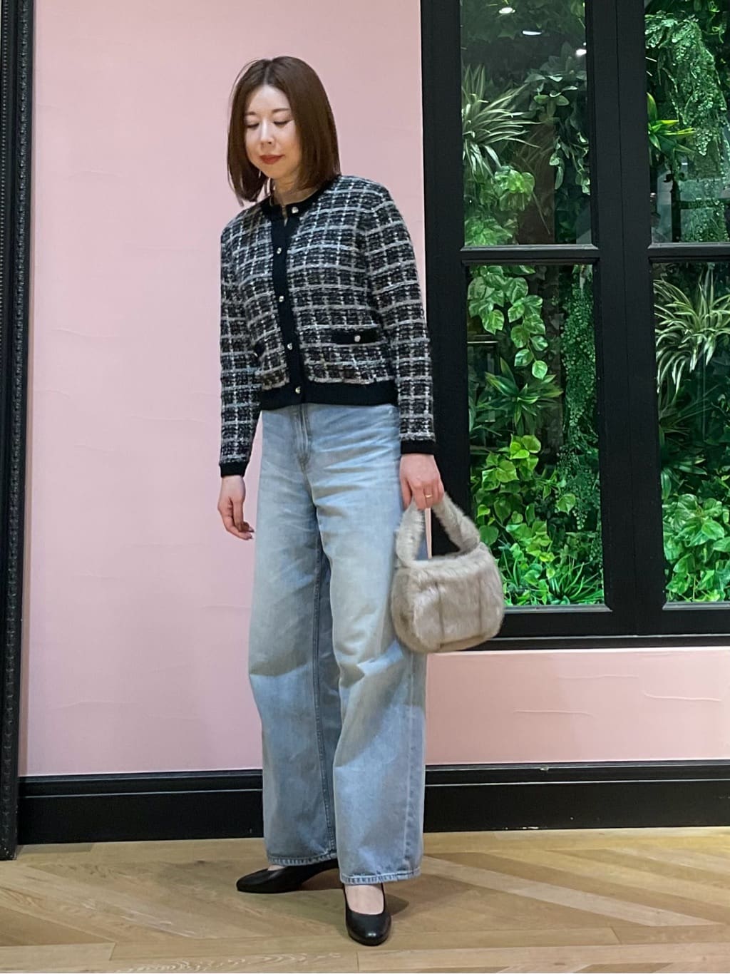 maruさんの「DRESSTERIOR｜◆コンパクトフェイクファーバッグ」を使ったコーディネート