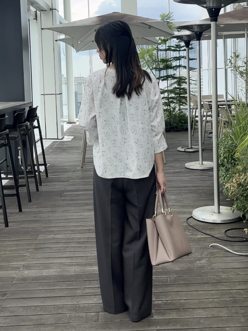 cotaniさんの「grove｜【カセット服】洗えるストレートワイドパンツ」を使ったコーディネート