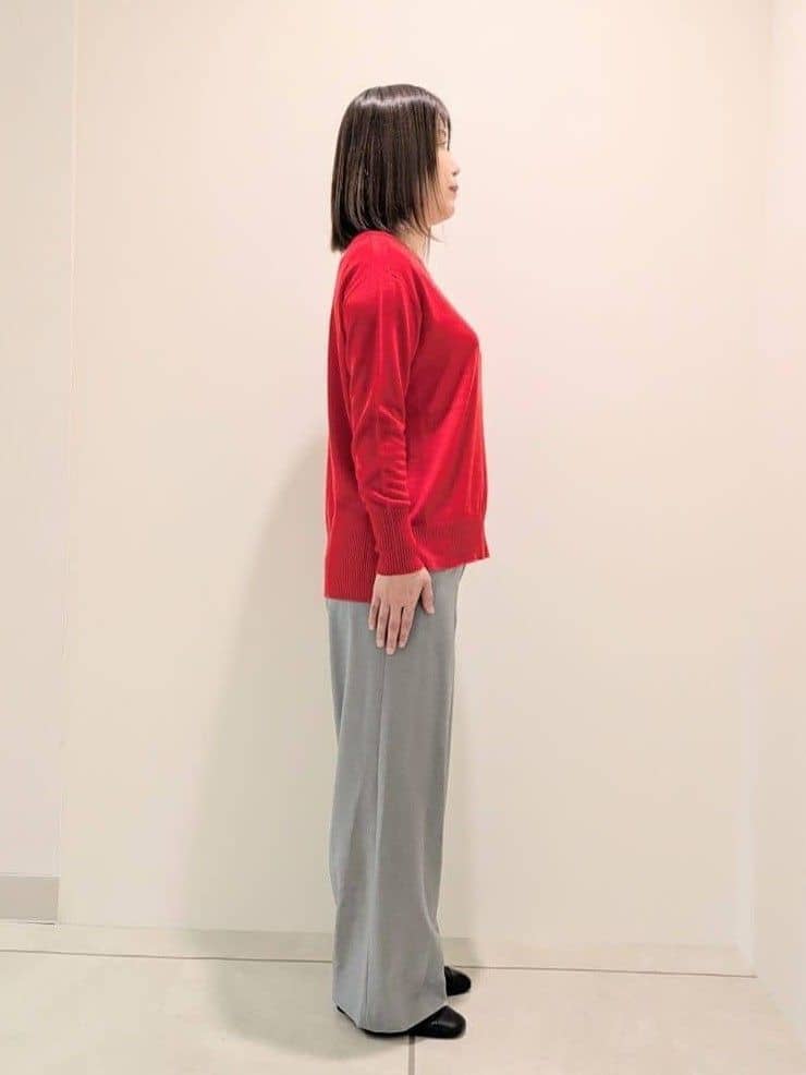 tomoさんの「UNTITLED｜【8色展開/体型カバー】魅せるタイムレスニット」を使ったコーディネート