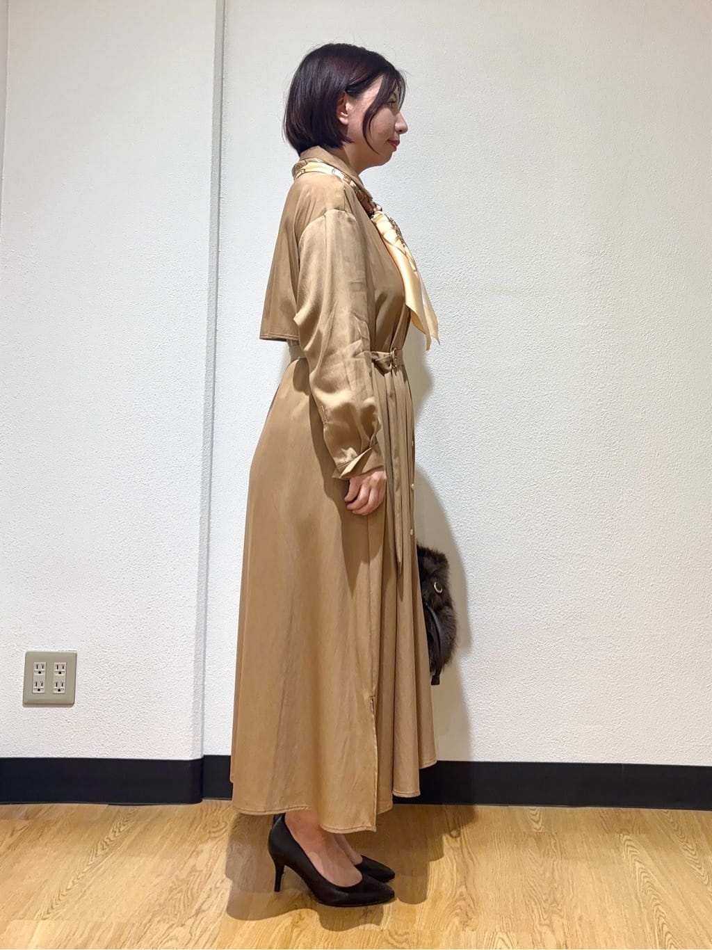 MIKIKOさんの「UNTITLED｜【前開きボタン/ベルト付/羽織シャツ/】2WAYトレンチ風ワンピース」を使ったコーディネート