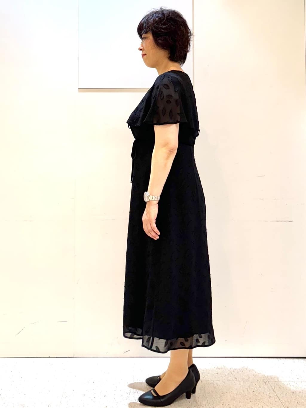 ヤスコさんの「Reflect｜【撥水／二の腕カバー】ケープデザインワンピース」を使ったコーディネート