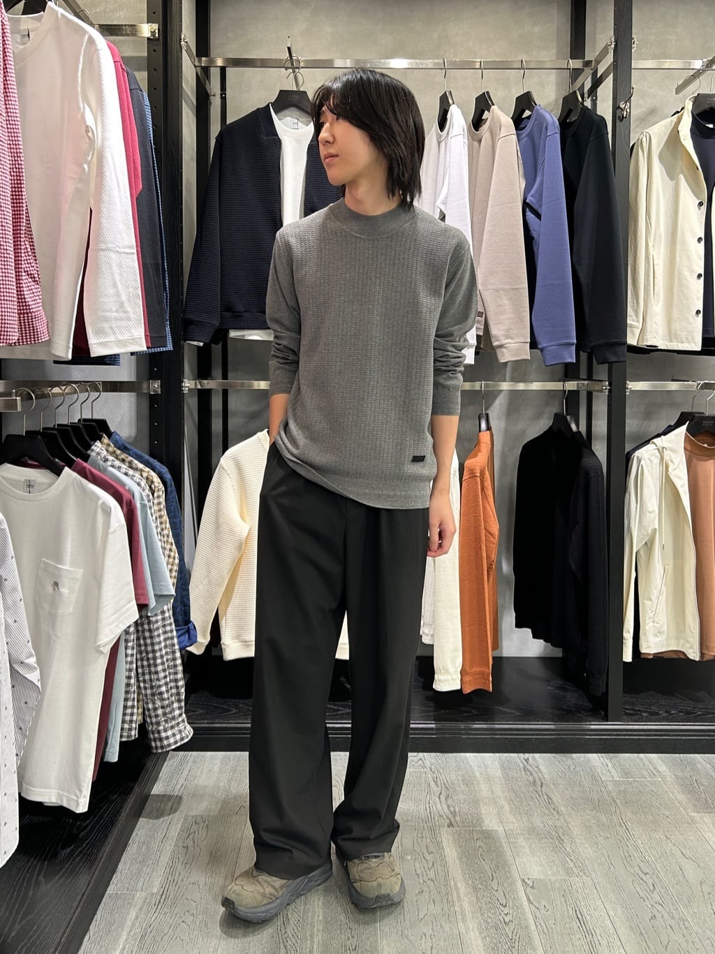ruiさんの「TAKEO KIKUCHI｜【抗菌防臭/シーズンレス】シアサッカーギンガムチェック ストレッチシャツ」を使ったコーディネート
