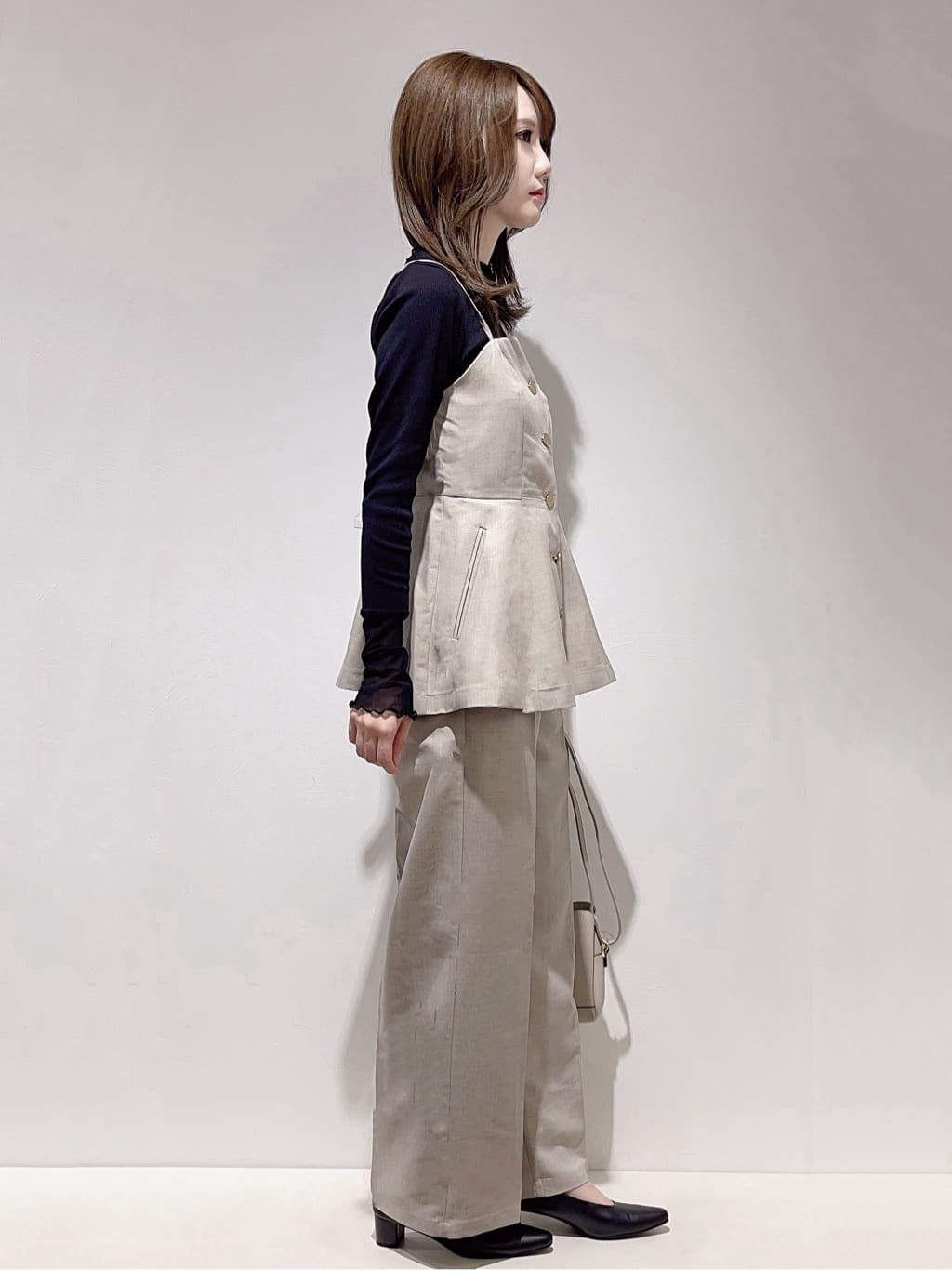 HITOMIさんの「grove｜【カセット服】主役級キャミビスチェ」を使ったコーディネート