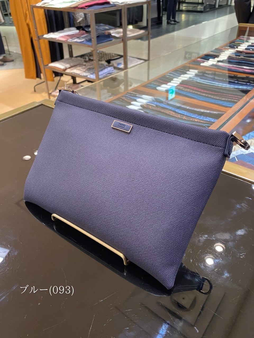 小南大和さんの「TAKEO KIKUCHI｜PUボンディングミニショルダー」を使ったコーディネート