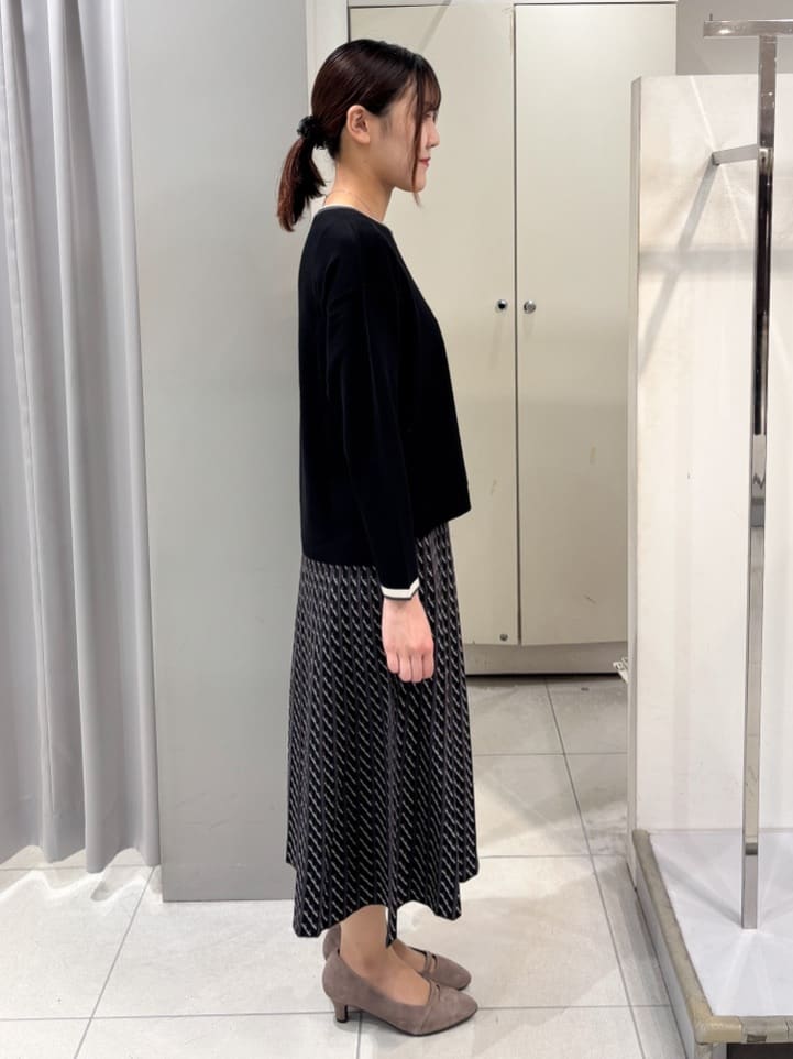 yuiさんの「Reflect｜【WEB先行カラーあり／セットアップ可】幾何調柄ニットスカート」を使ったコーディネート