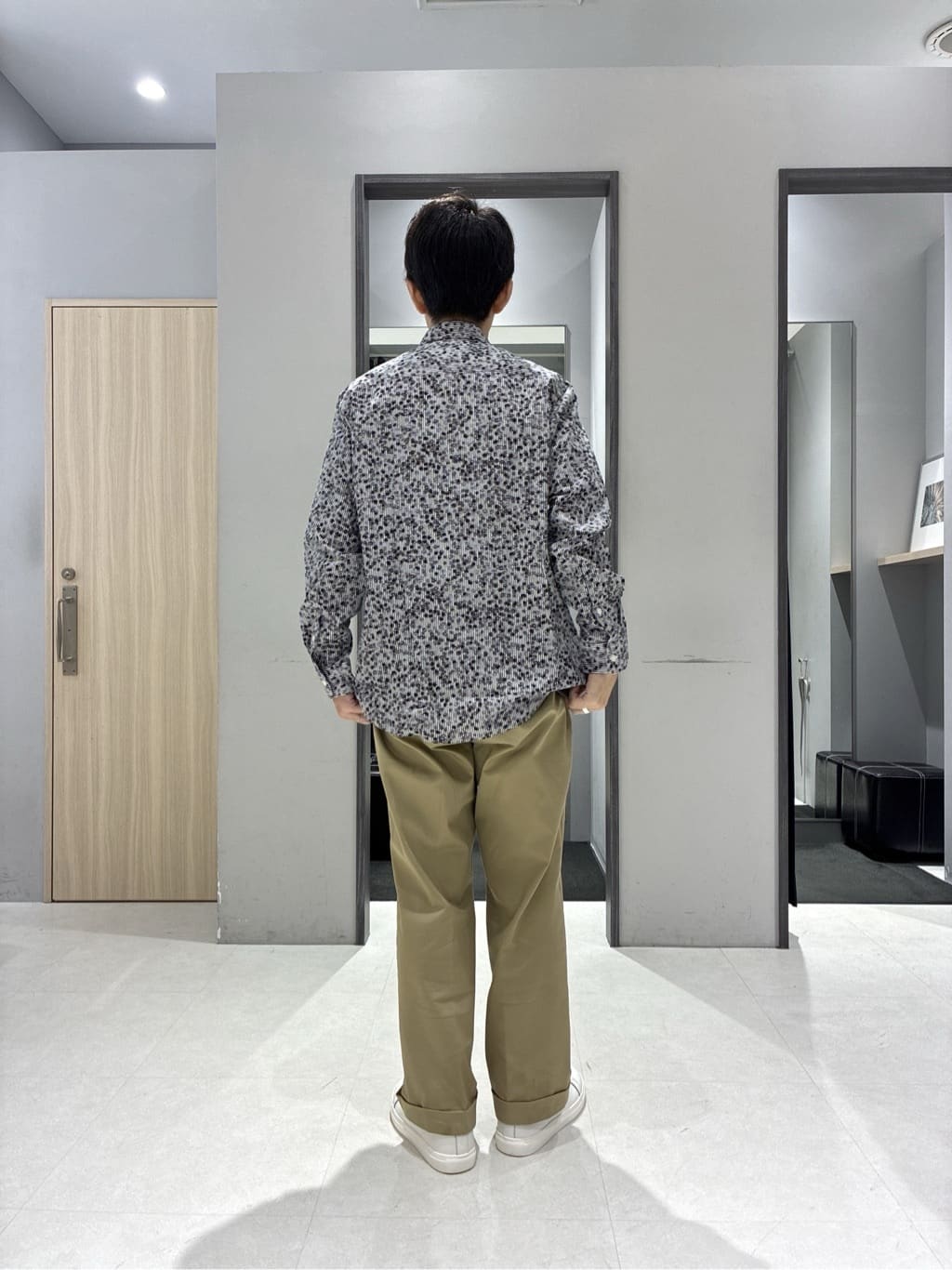 わいずみさんの「TAKEO KIKUCHI｜ストライプ小花 長袖シャツ」を使ったコーディネート