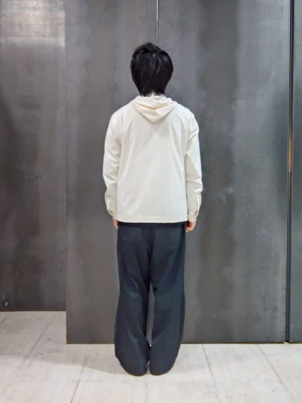 shiominさんの「TAKEO KIKUCHI｜【3D ナイロン ストレッチ】ジップアップ フードブルゾン」を使ったコーディネート