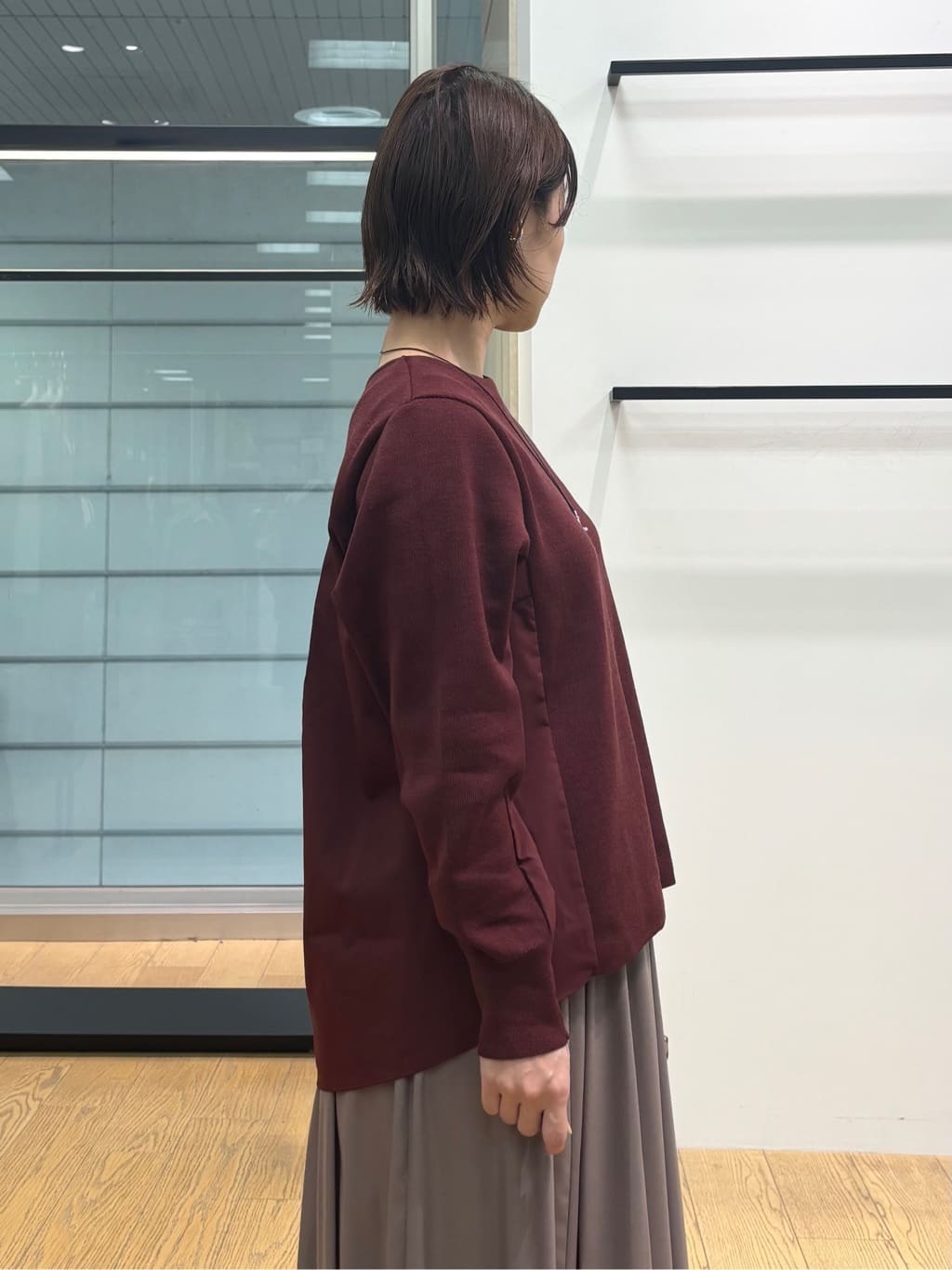 asamiさんの「INDIVI｜【洗える／選べる8色】トーンアップニット」を使ったコーディネート