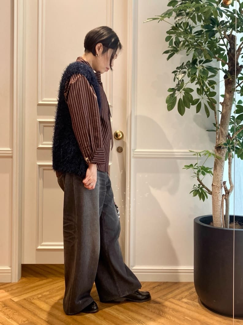 konominさんの「DRESSTERIOR｜ヴィンテージ加工ワイドデニムパンツ」を使ったコーディネート