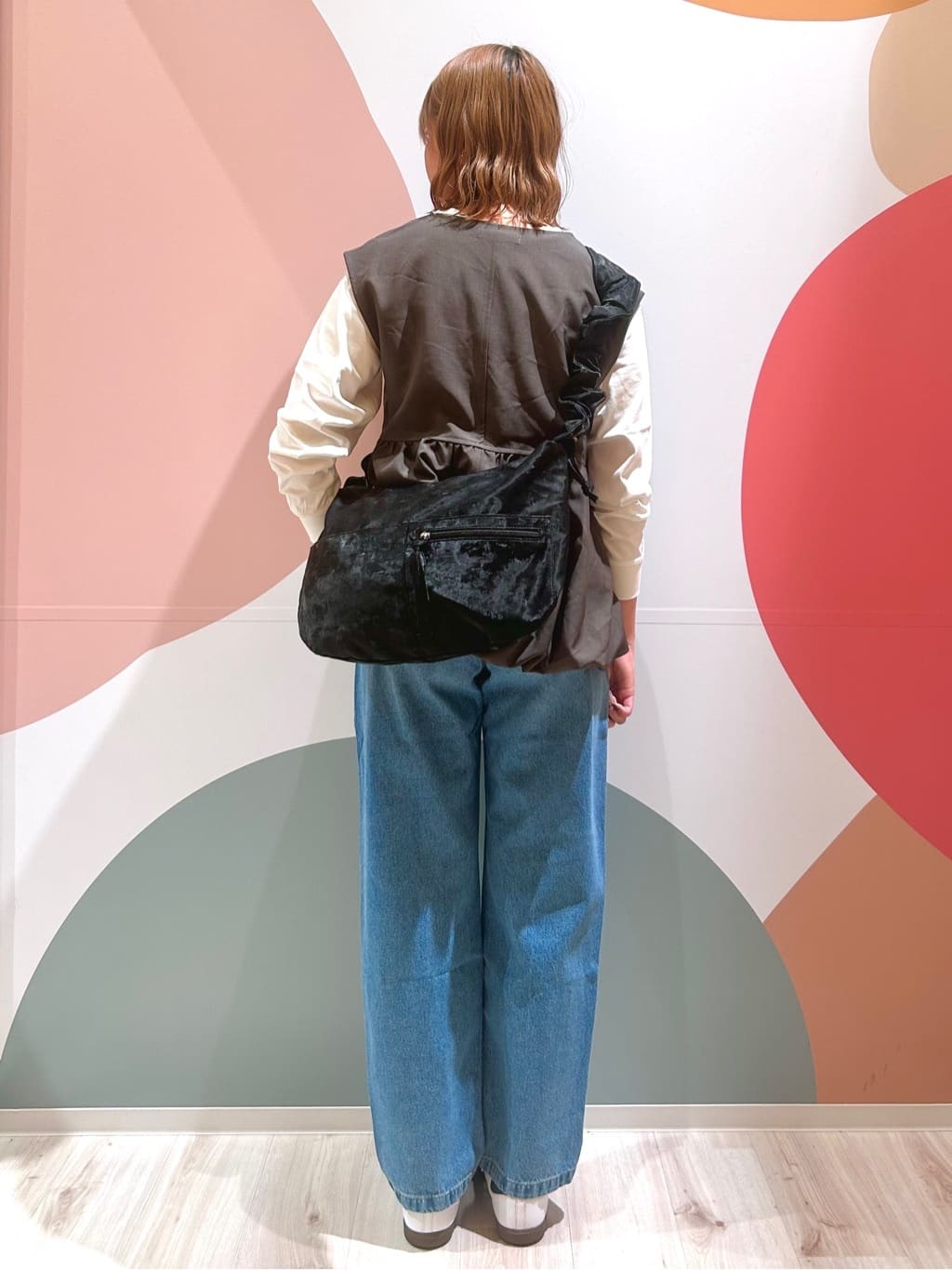末っ子さんの「SHOO･LA･RUE｜グラフィックアソート ベーシックロンT」を使ったコーディネート