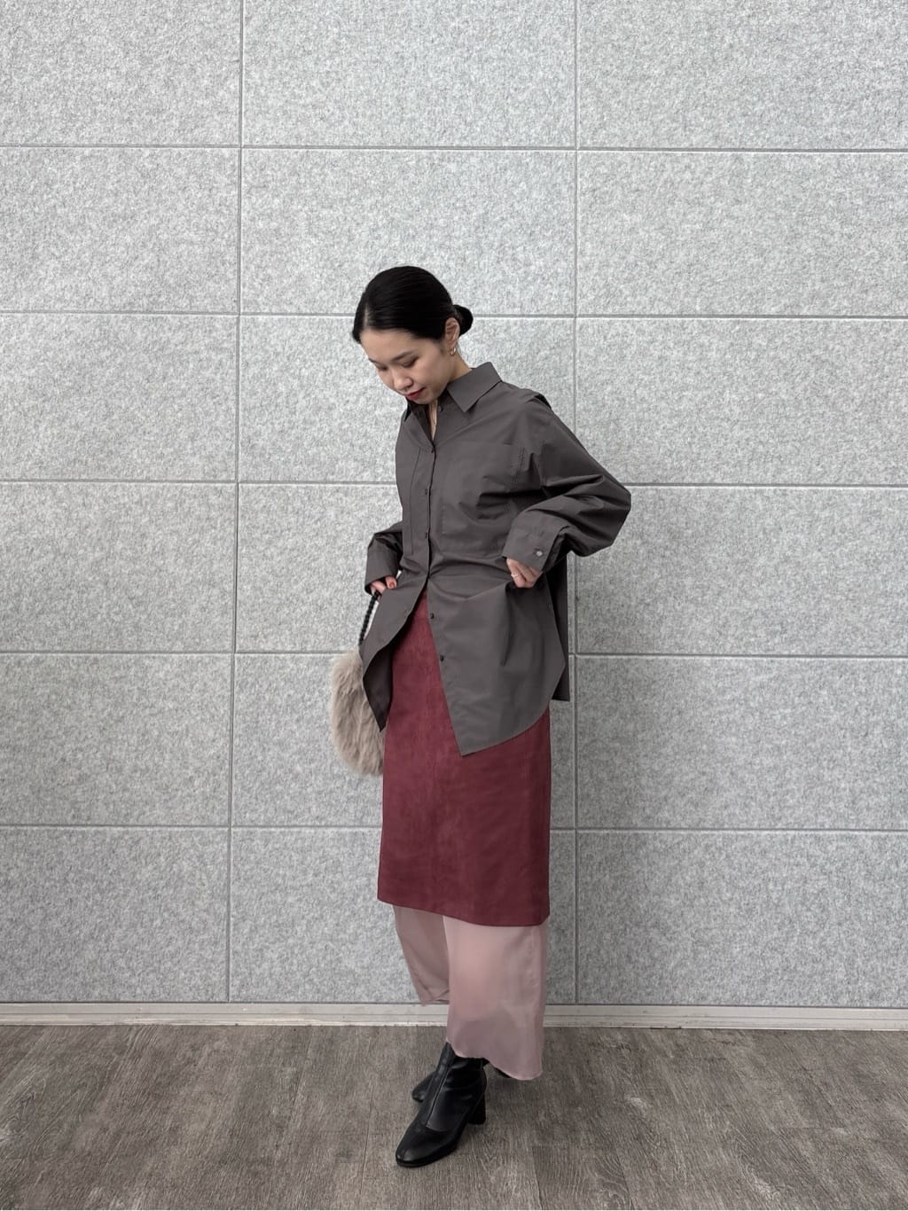 ひなさんの「INDIVI｜スエードライクレイヤースカート」を使ったコーディネート