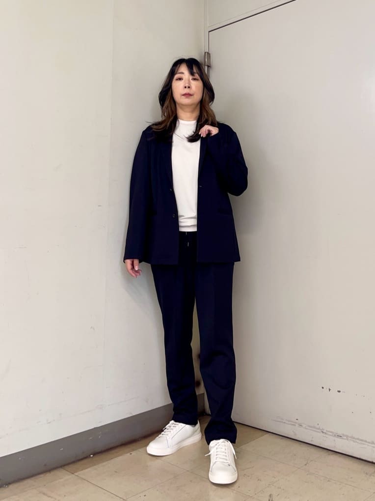 iwさんの「TAKEO KIKUCHI｜【JUST ONE LAYER】ダウンファブリック テーラード ジャケット」を使ったコーディネート