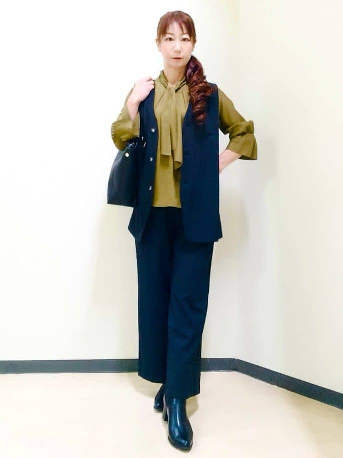花さんの「Reflect｜【ウエスト総ゴム／セットアップ／単品使いOK◎】ベスト＋ストレートパンツセット」を使ったコーディネート