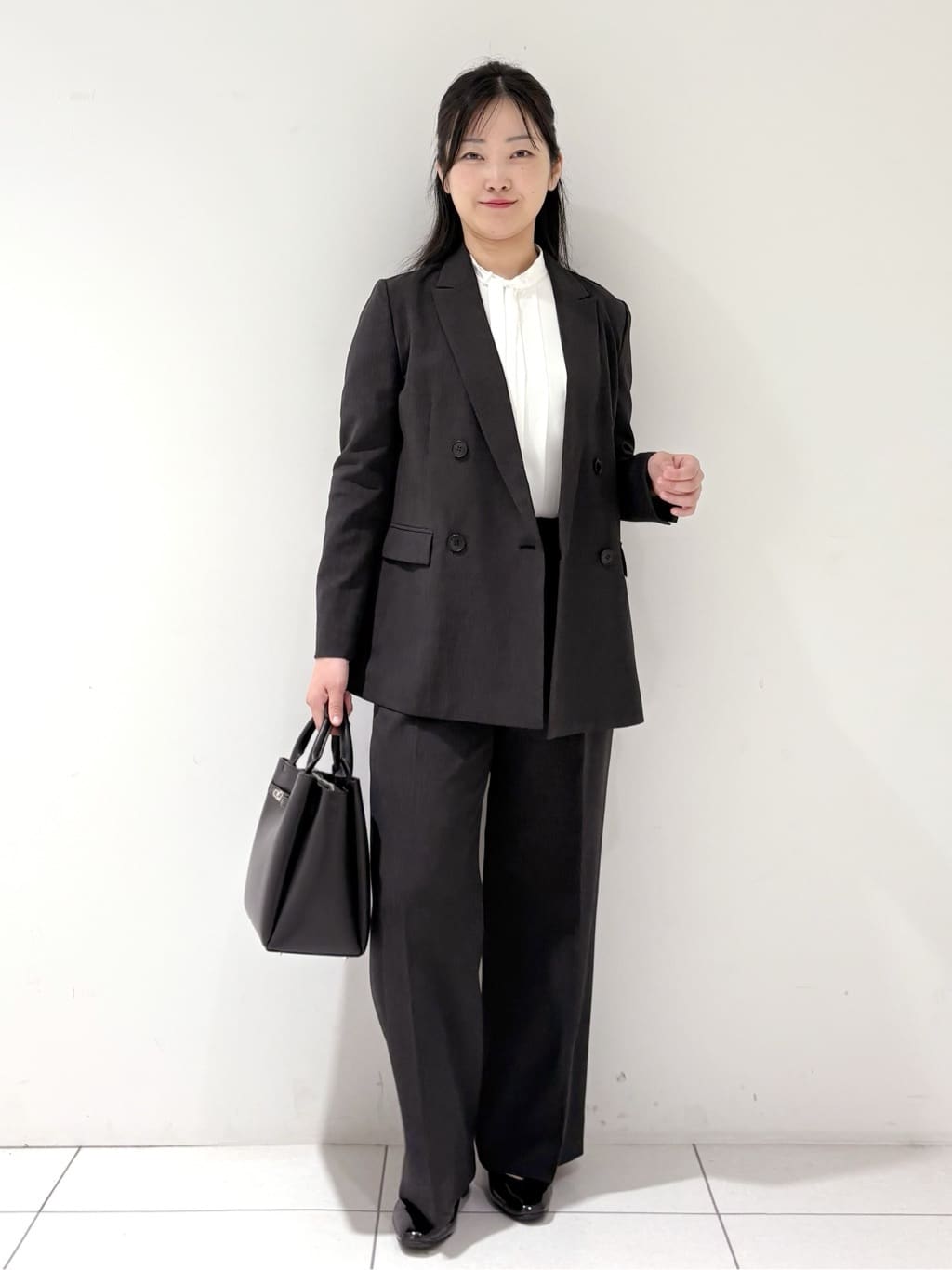 momokoさんの「INDIVI｜【洗える／セットアップ可能】凹凸ストレッチ素材ダブルジャケット」を使ったコーディネート