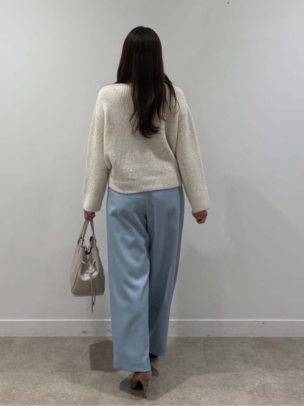 MISAKIさんの「COUP DE CHANCE｜【手洗い可】スパンコール付ニットトップス」を使ったコーディネート