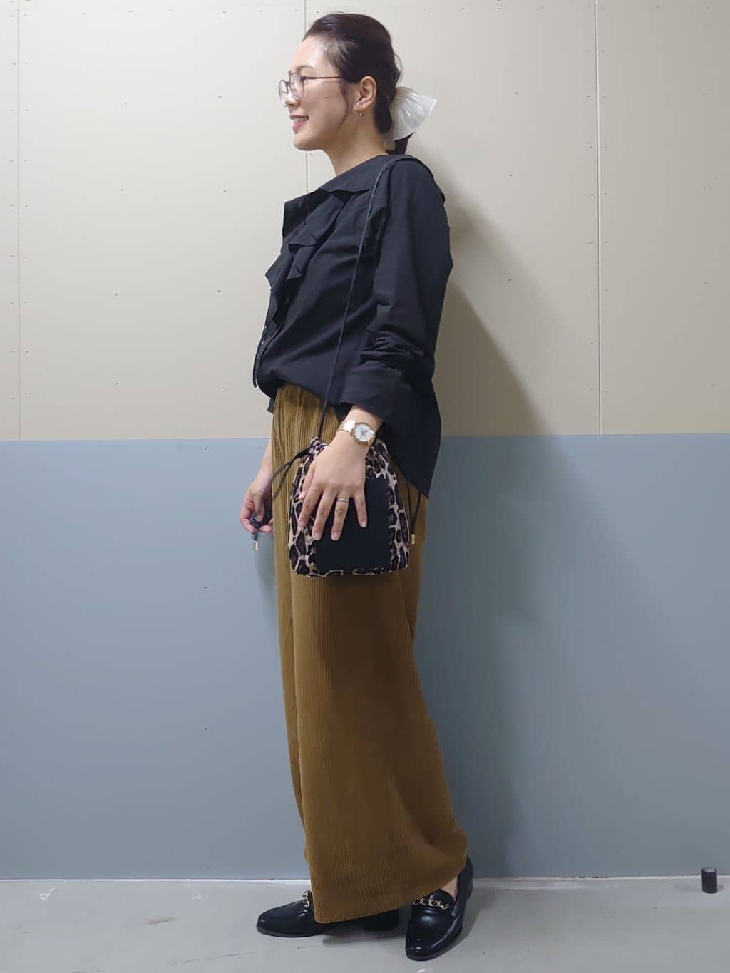 minamiさんの「OPAQUE.CLIP｜ゴーデュロイジャージイージーワイドパンツ【洗濯機OK】」を使ったコーディネート