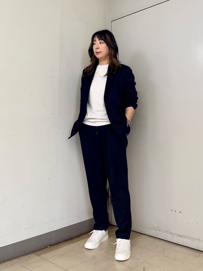 iwさんの「TAKEO KIKUCHI｜【JUST ONE LAYER】ダウンファブリック テーラード ジャケット」を使ったコーディネート