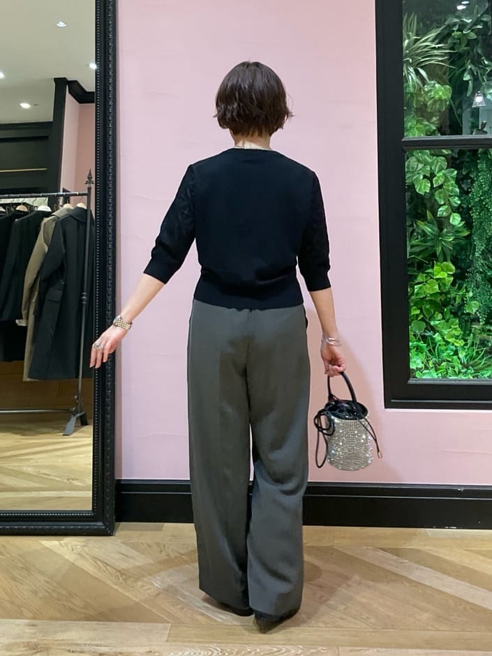 ogataさんの「DRESSTERIOR｜【ウォッシャブル/ウエストゴム】サテンイージーパンツ」を使ったコーディネート