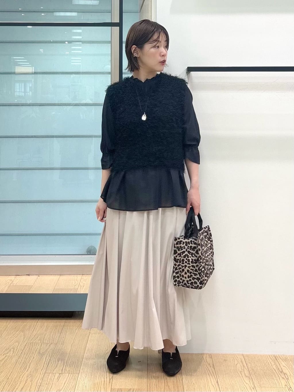 asamiさんの「INDIVI｜フェザーモールニットベスト」を使ったコーディネート