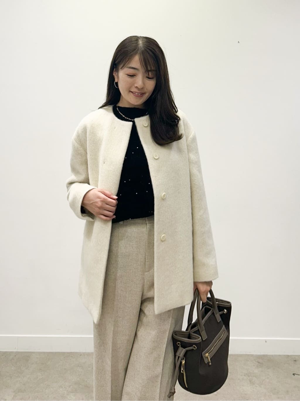 hayaseさんの「COUP DE CHANCE｜【手洗い可】スパンコール付ニットトップス」を使ったコーディネート