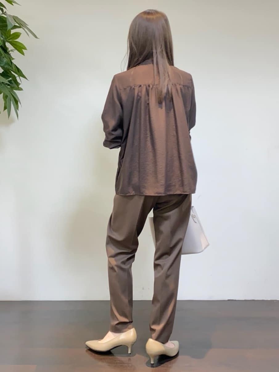 tomoさんの「UNTITLED｜【アンサンブル可/洗える/Vネック】ウールシルクカーディガン」を使ったコーディネート