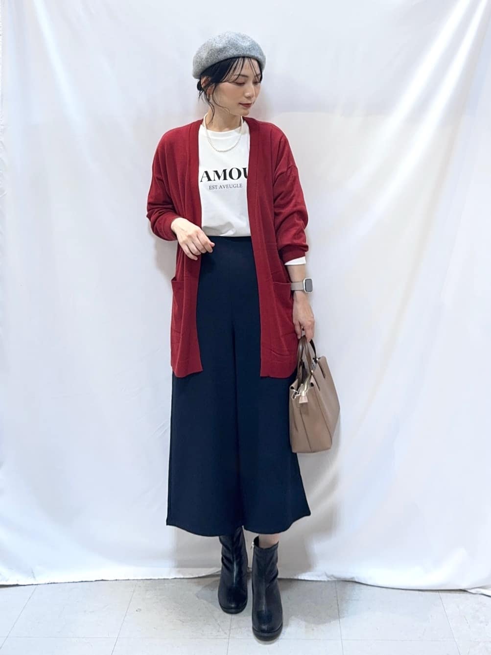 𝐇𝐢𝐫𝐨𝐦𝐢さんの「SHOO･LA･RUE｜グラフィックアソート ベーシックロンT」を使ったコーディネート
