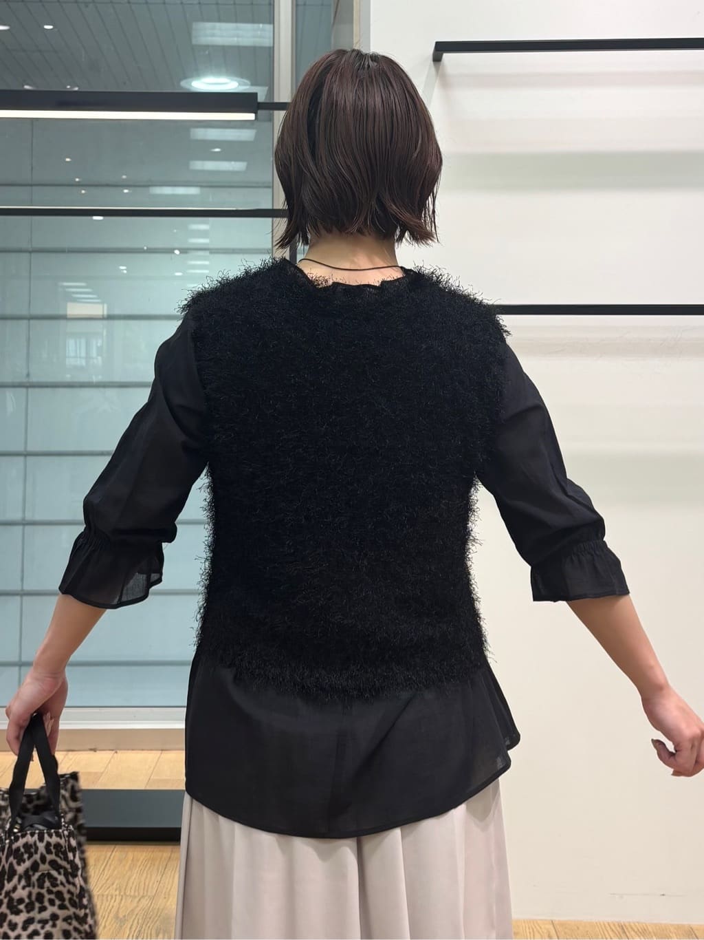 asamiさんの「INDIVI｜フェザーモールニットベスト」を使ったコーディネート