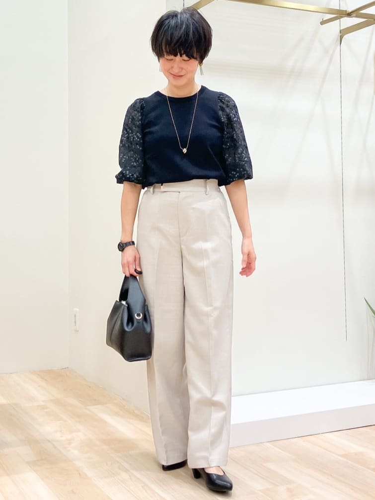 Keiさんの「grove｜【二の腕カバー】繊細さと上品さをまとう袖刺繍プルオーバーニット」を使ったコーディネート
