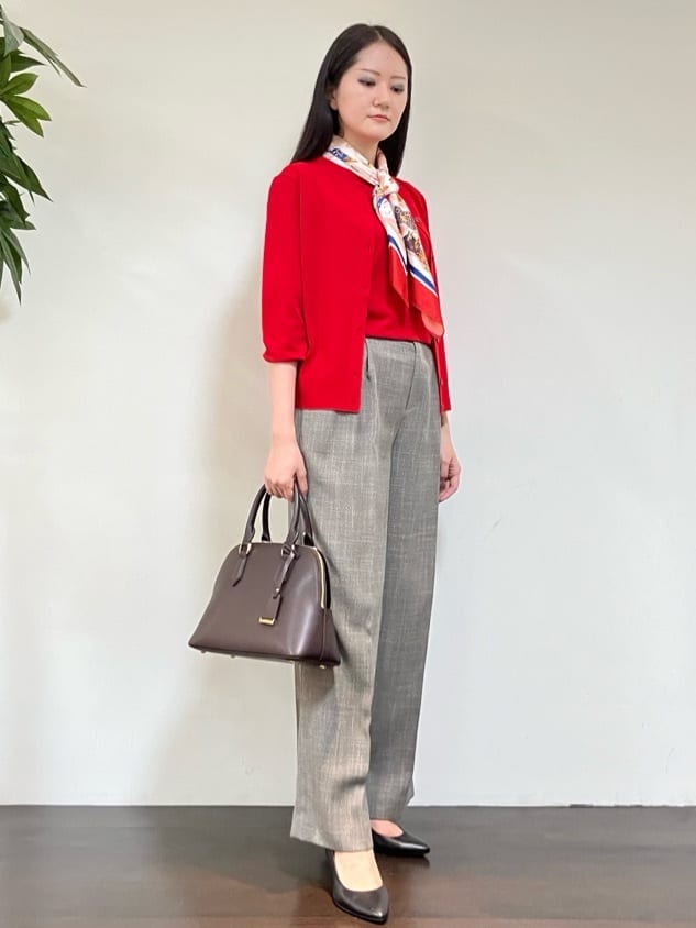 カレンさんの「UNTITLED｜【アンサンブル可/薄手】ベーシッククルーネックカーディガン」を使ったコーディネート