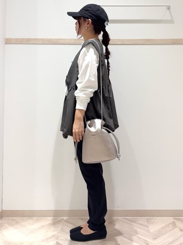 nanaさんの「SHOO･LA･RUE｜【S-LL】美シルエット 裾バルーンシルエットジレ」を使ったコーディネート